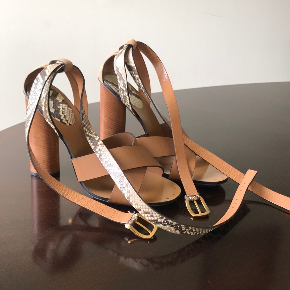 Gucci Strappy alligator print leather 9.5M Sandals - Picture 2 of 8